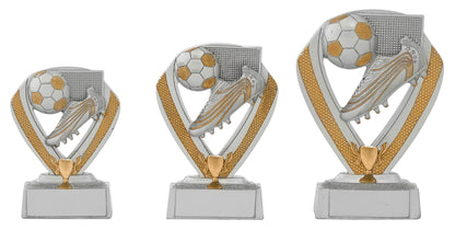 Voetbal resin trofee met voetbalschoen, voetbal en doel verkrijgbaar in 10, 12 en 14 cm inclusief tekstplaatje.