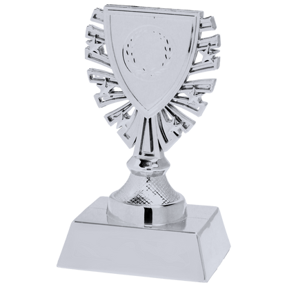 Zilverkleurige variant: Zilverkleurige budget trofee van kunststof met schildvormige sportafbeelding.